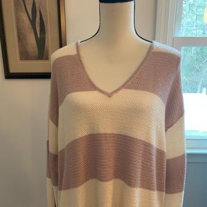 - ST. John gold label lilac v-neck sweater